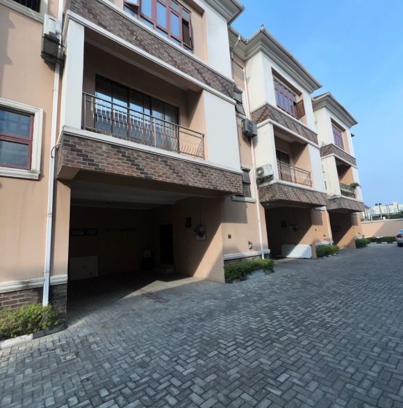 4 Bedroom Apartment